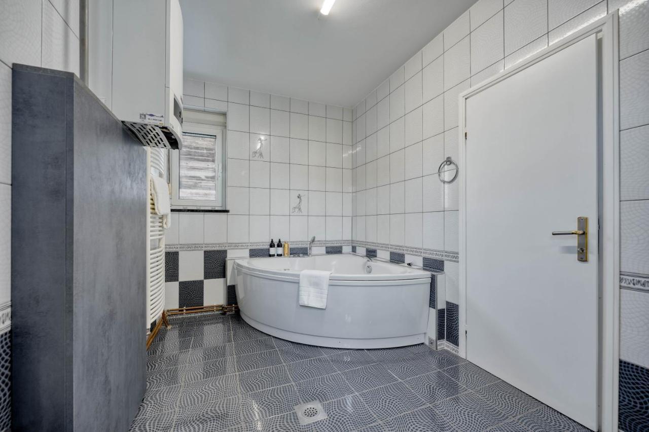 Astarea - Luxe Penthouse In Nature - Jacuzzi - Free Private Parking - Terrace & Balcony - Peace Zagreb Dış mekan fotoğraf