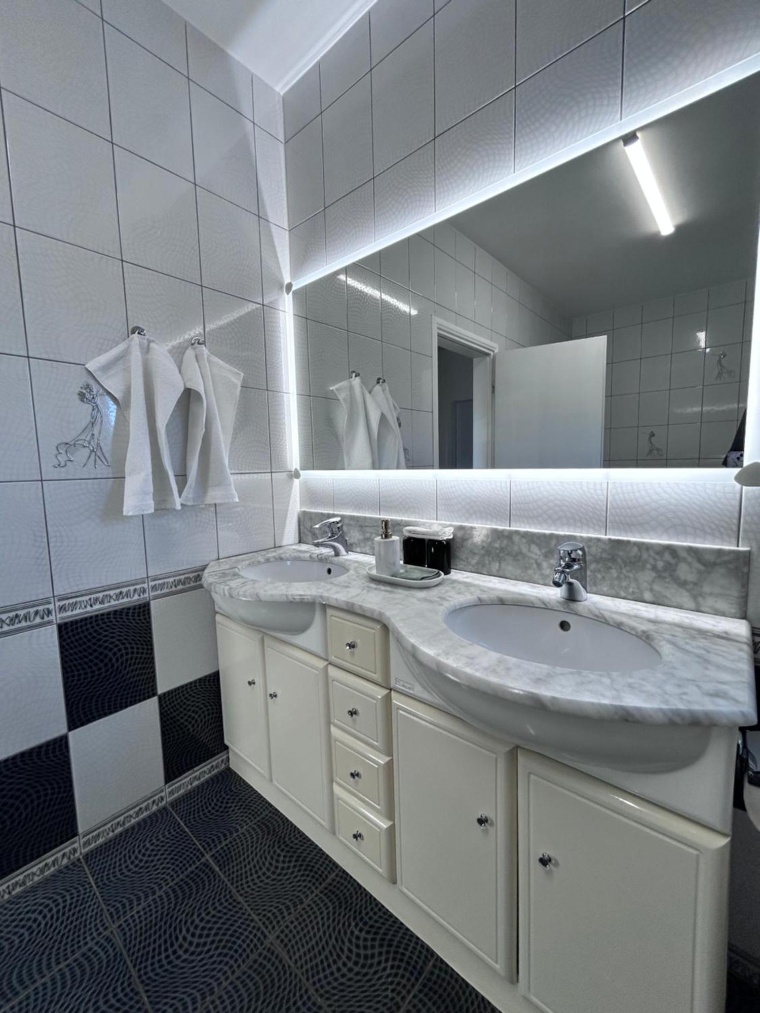 Astarea - Luxe Penthouse In Nature - Jacuzzi - Free Private Parking - Terrace & Balcony - Peace Zagreb Dış mekan fotoğraf